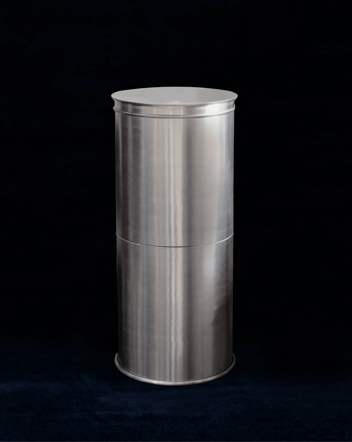 Espositore/ colonna design in alluminio cilindrico minimalista ed elegante - espositore design alluminio cilindrico