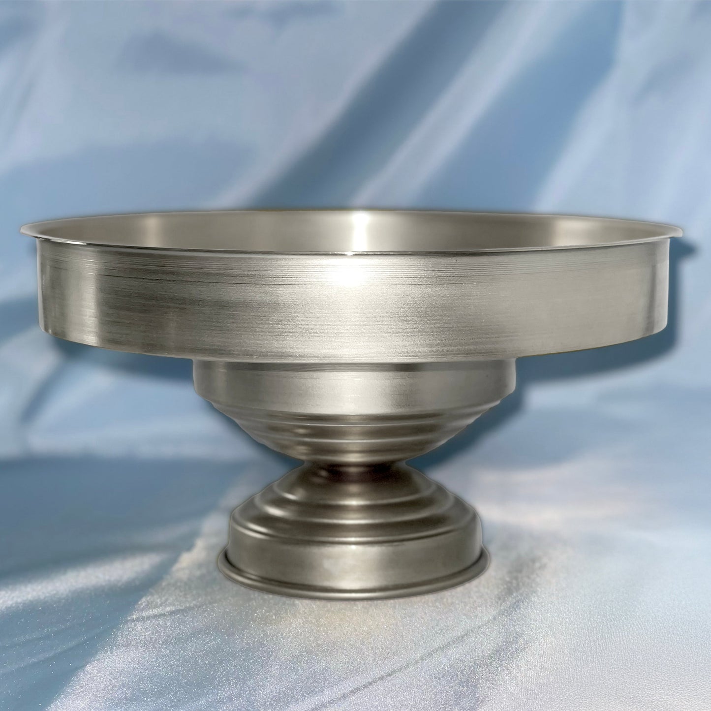 Alzata di design in alluminio satinato dal profilo scultoreo - alzatina mini alzatina coppetta alluminio ciotolina