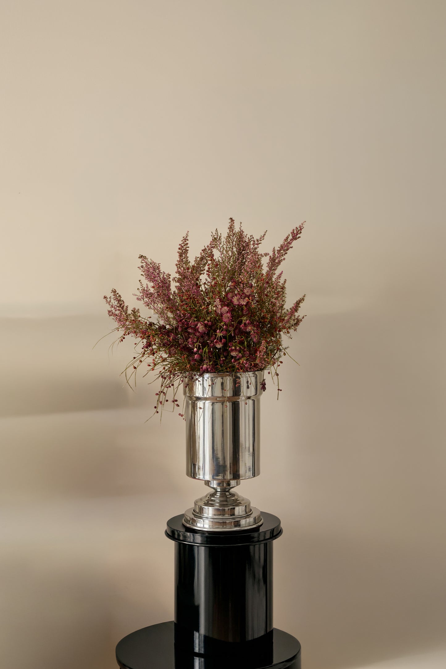 vaso anfora design contemporaneo alluminio lucido specchio caspal