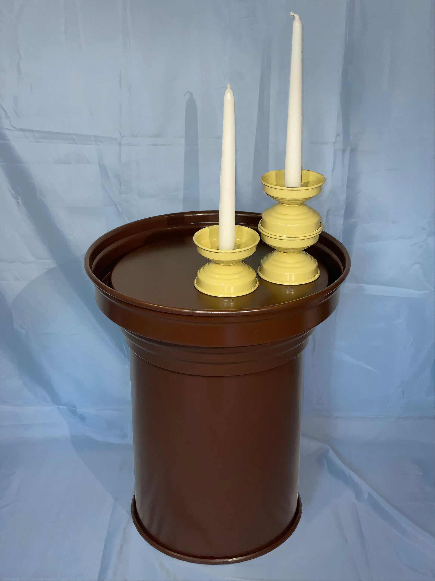 espositore side table in alluminio verniciato chocolate matt