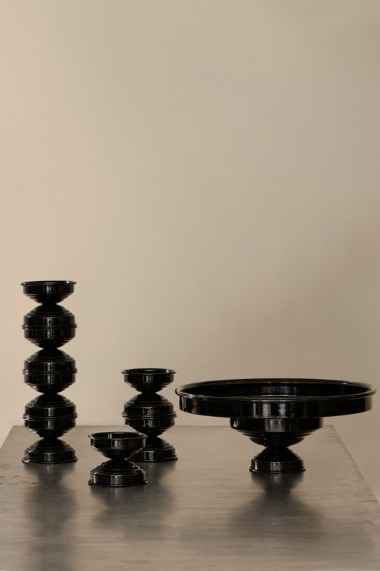 mise en place chic in back lacquered finish