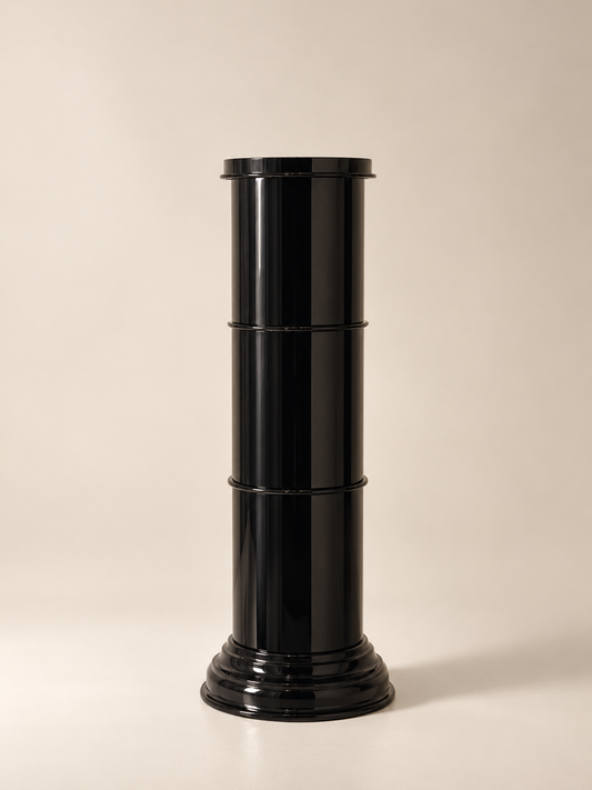 Colonna/Piedistallo in metallo verniciato dal Design Contemporaneo