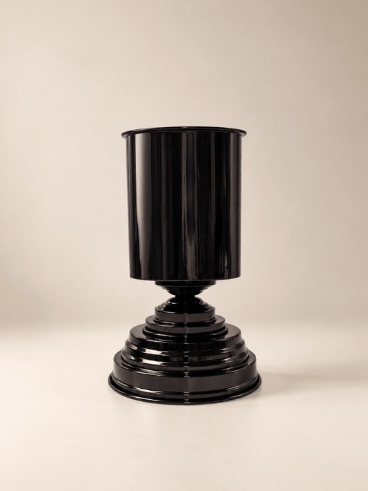 contemporary design vaso anfora in metallo nero lucido

