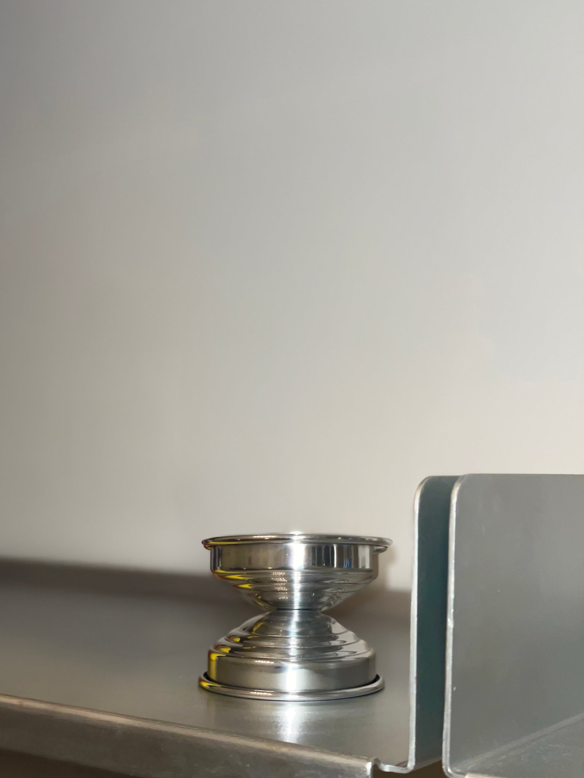 candeliere design in alluminio lucido design contemporaneo