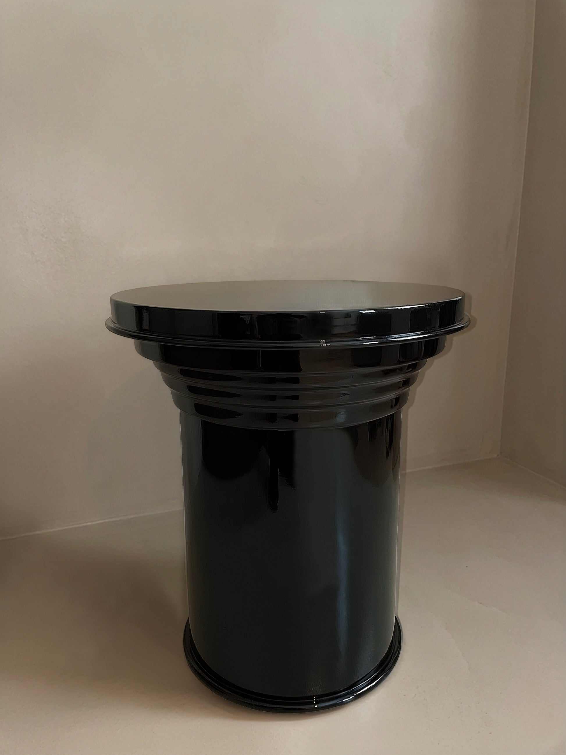 coffee table design nero lucido in metallo