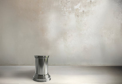 tavolino scultoreo in metallo lucido caspal