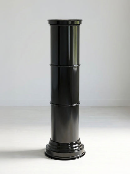 colonna piedistallo design metallo lucido elegante e minimal