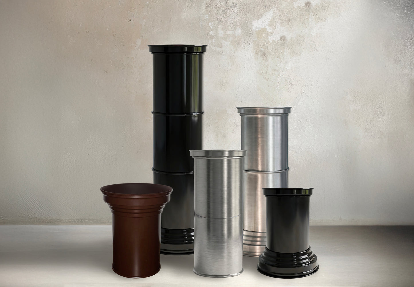 espositori colonnine colonne capitelli side table di design in metallo caspal