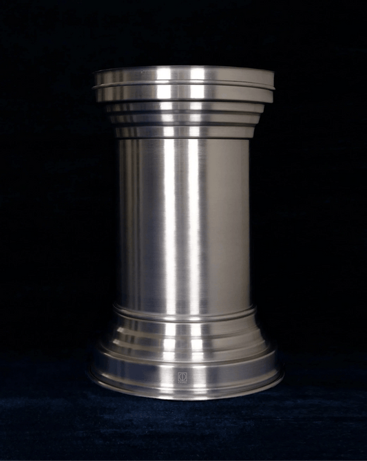 Espositore colonna in alluminio componibile dal design architettonico - espositore design alluminio capitello modulare