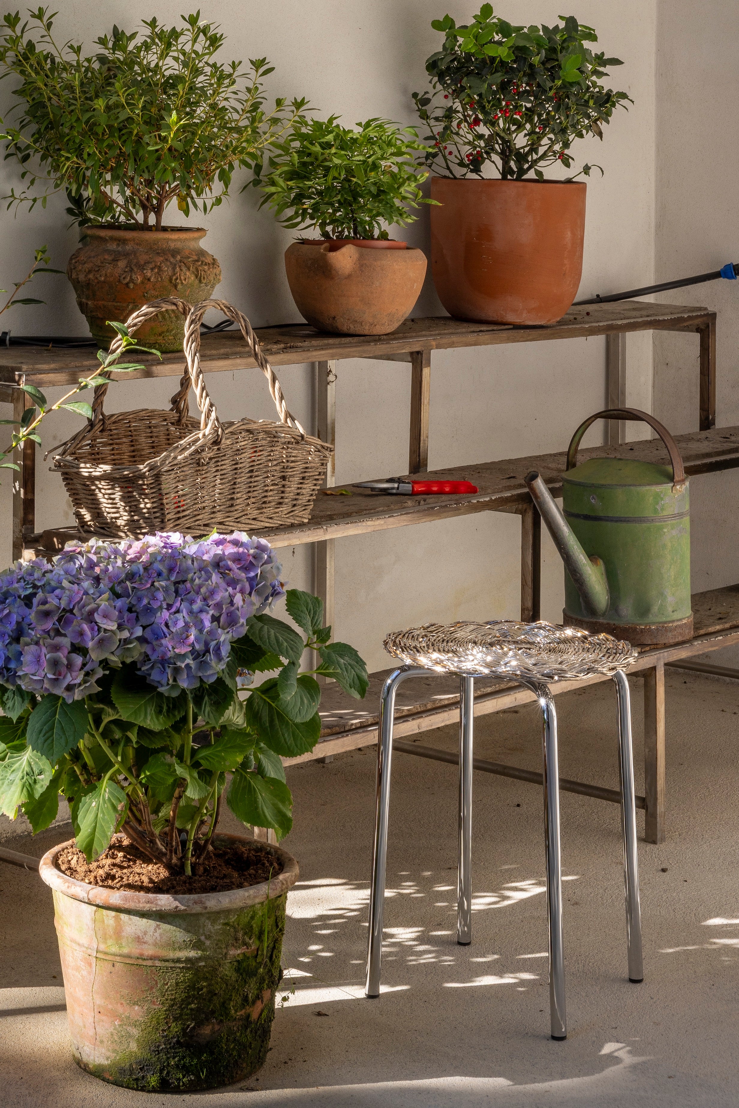 sgabello di design metal plated in vimini intrecciato