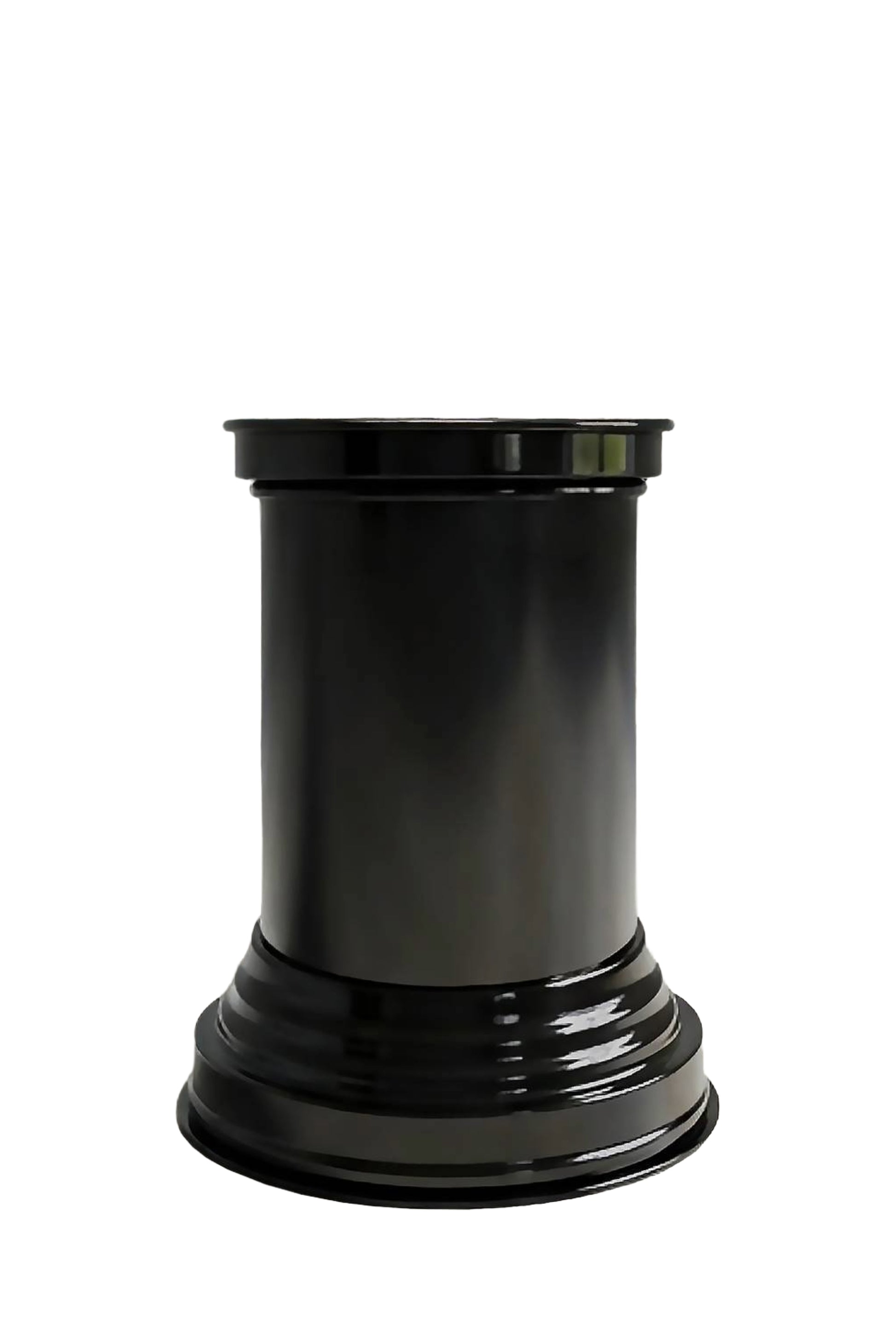 Tavolino colonna nero lucido in interni design contemporaneo Made in Italy
