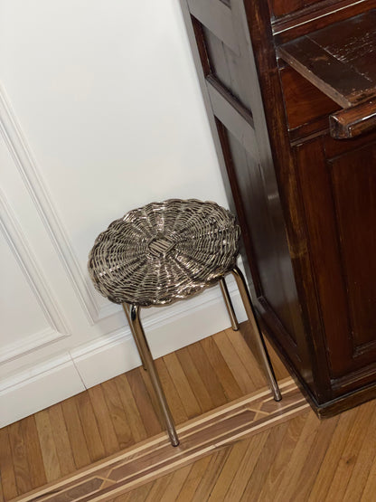 sgabello con seduta in salice intrecciato a mano placcato argento caspal