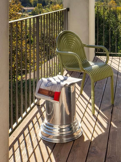 Side table in alluminio specchio dal design minimale e contemporaneo - sgabello design alluminio