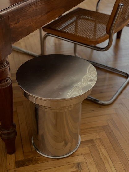 Tavolino capitello in finitura lucida specchio, side table moderno con superficie riflettente